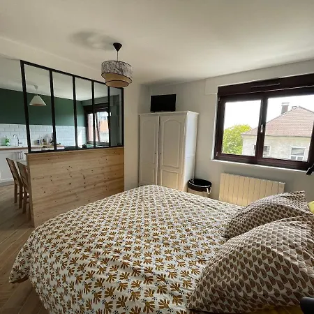 Apartment Centre Private Parking