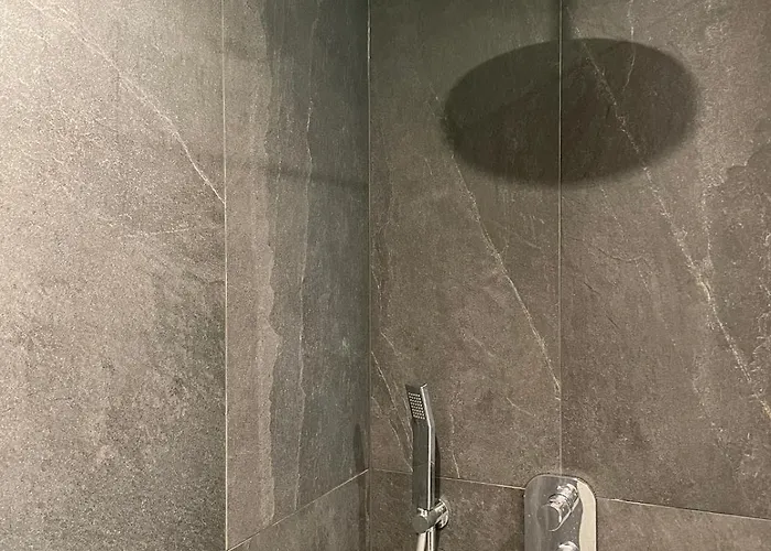 Centre Private Parking *